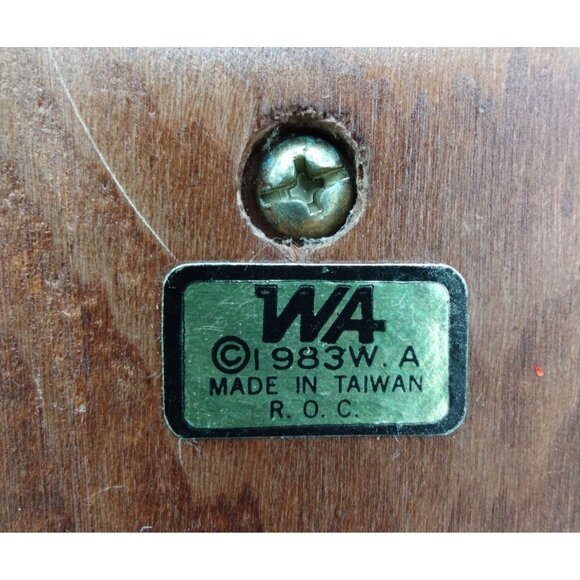 Calico Girl Vintage Wood Wall Plaque Key Holder Memo Pad 1983 WA - Picture 11 of 11